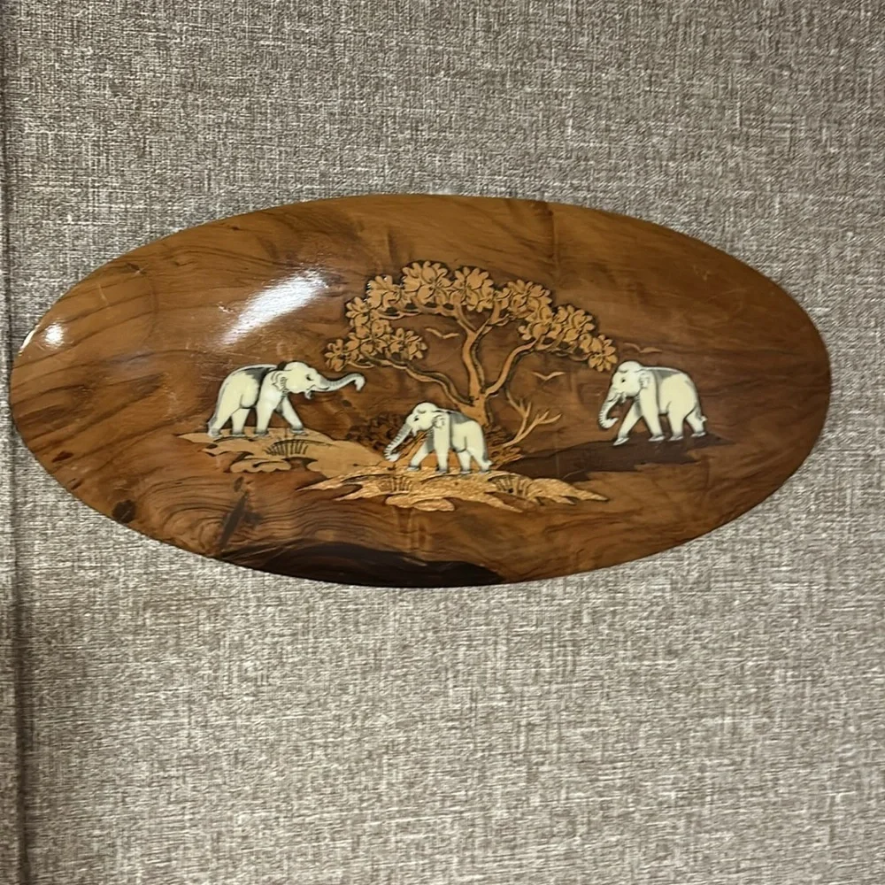 Vintage inlaid elephants hand designed wooden wall hanging - Picture 5 of 5
